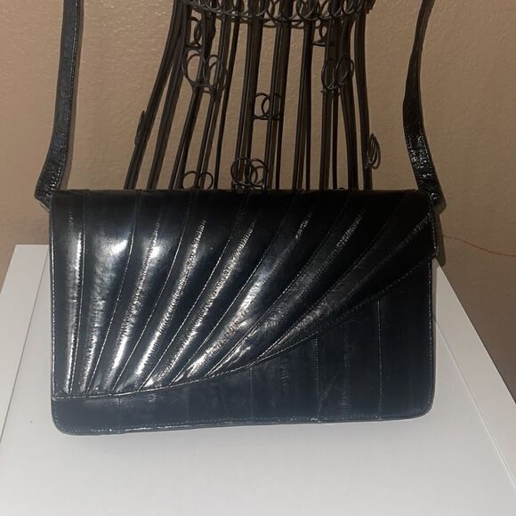 Vintage black purse with removable straps - Picture 2 of 6